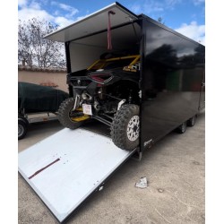 Remolque portavehículos cerrado