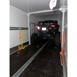 Remolque portavehículos cerrado