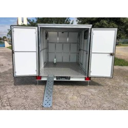 Remolque aerodinámico de caja cerrada